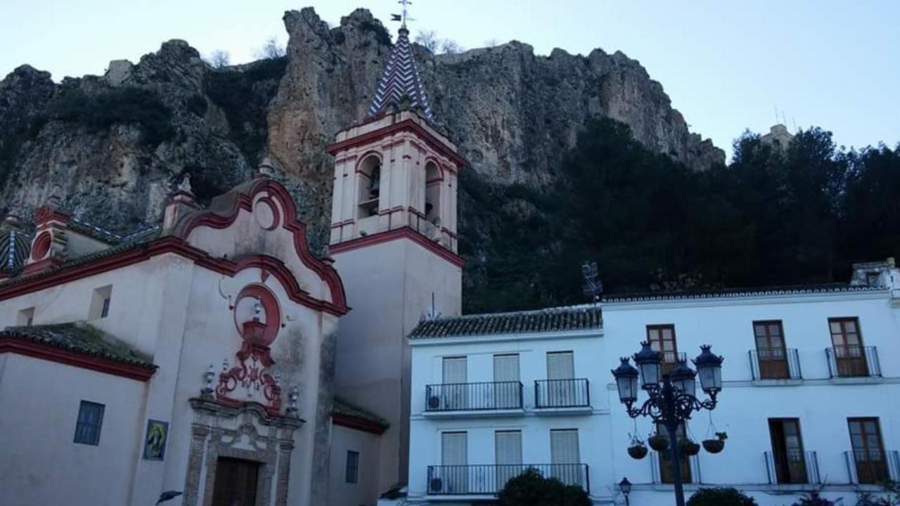 Apartamentos Mirador En La Plaza De Zahara Zahara De La Sierra Esterno foto