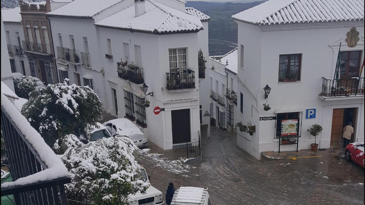 Apartamentos Mirador En La Plaza De Zahara Zahara De La Sierra Esterno foto