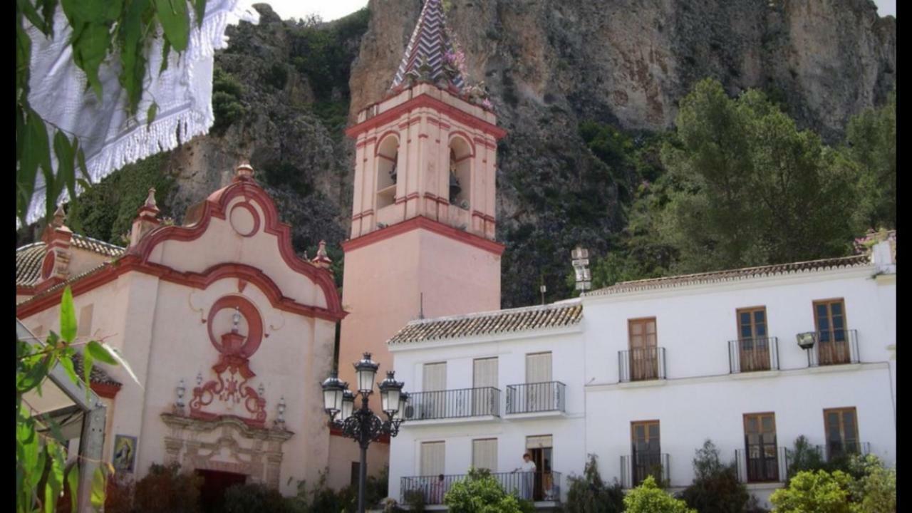 Apartamentos Mirador En La Plaza De Zahara Zahara De La Sierra Esterno foto